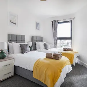 Aparthotel Heathrow Haven: Stylish In The Heart Of, Slough